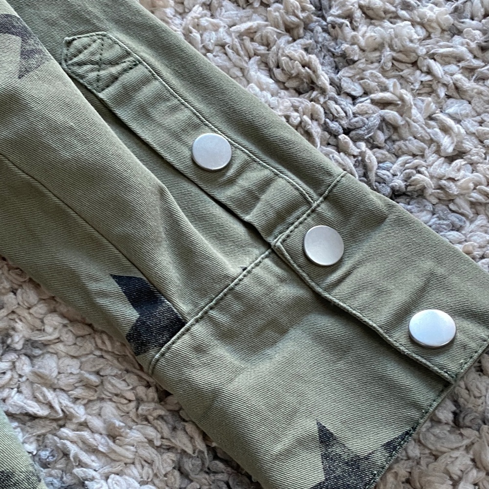 Olive Star-Patterned Jean Jacket - image 5